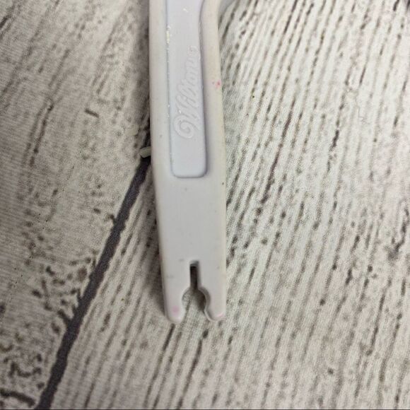 Wilton Fondant cutter & multi shape hand press - Picture 4 of 12